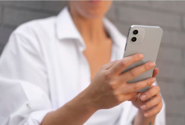 В Якутске женщина многократно тайком переводила деньги со счета приятельницы, похитив таким образом 758 тысяч рублей