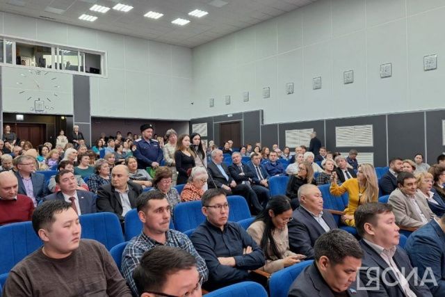 Медицина, образование, экология: Кирилл Бычков рассказал о вопросах жителей Алданского района