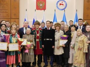 В Якутии хранителям традиционной культуры вручены стипендии Главы республики