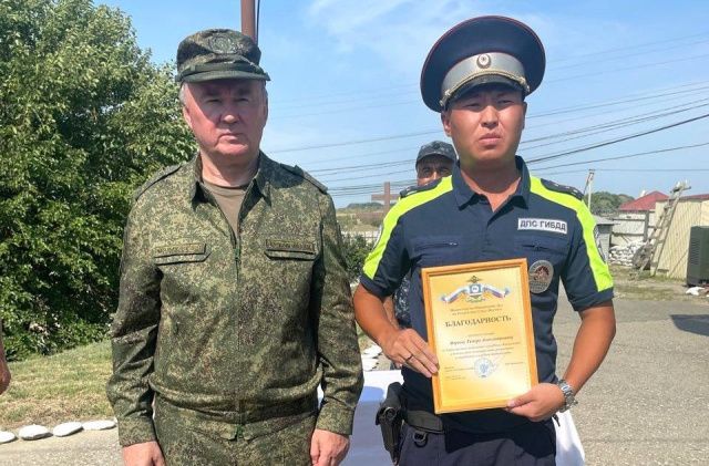 Полицейские из Якутии, командированные в Дагестан, получили награды