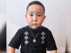 Сочиняет олонхо в 4 года: как мальчик из села стал самым юным амбассадором якутской культуры