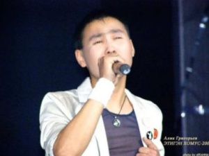 Не стало известного якутского артиста, погиб в гараже