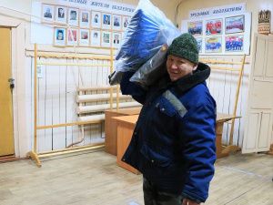 «Полюс Алдан» обеспечил спецодеждой представителей коренных малочисленных народов Севера