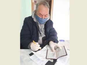 Почта России доставляет на дом адресную помощь пожилым гражданам