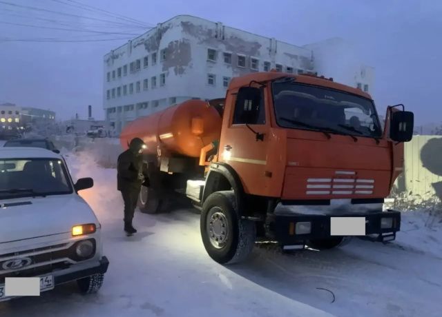Автотранспорт нарушителей незаконного слива сточных вод подвергается эвакуации на штрафстоянку