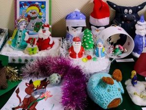 Дети сотрудников УФСИН приняли участие в конкурсе новогодних поделок