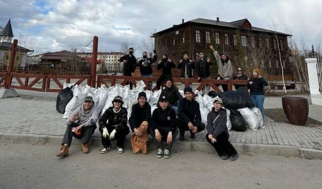 В Якутске продолжаются общегородские субботники по уборке территорий