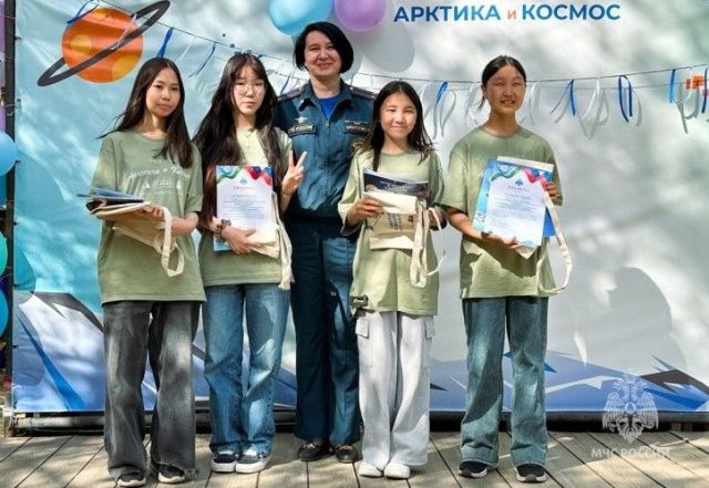 Юные исследователи с пользой провели время в аэрокосмической школе