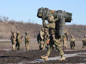 Столтенберг заявил об истощении военных запасов НАТО и ЕС из-за Украины