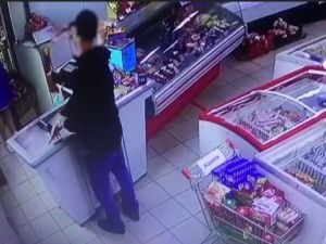 В Ленском районе вооруженный ножом мужчина пытался ограбить магазин: Вынесен приговор