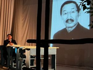 ТЮЗ открыл Год педагога и наставника спектаклем «Дивная пора» («Дьикти саас»), поставленным по школьной программе