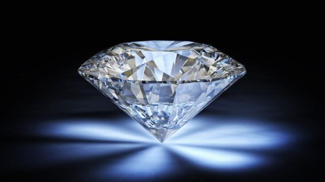 Евросоюз угрожает ограничить торговлю российскими алмазами в условиях санкий