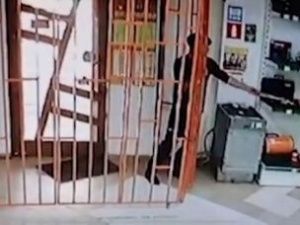 Житель Якутска украл электродрель из комиссионного магазина и сдал в другой