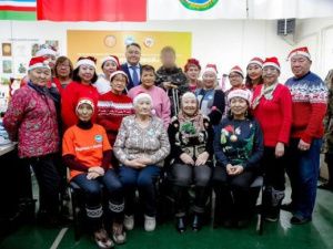 Альберт Семенов посетил гуманитарный штаб «Якутия с тобой!»