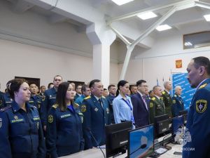 В День спасателя наградили сотрудников МЧС России по Якутии