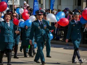 Трудовые коллективы Губинского округа вышли  на первомайскую демонстрацию