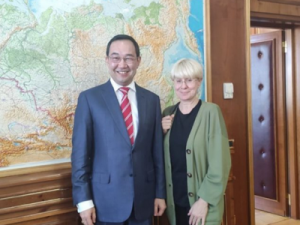 Фотофакт: Глава Якутии встретился с Илоной Броневицкой