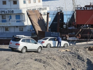 На переправе Жатай-Техтюр на реке Лене начались грузовые перевозки