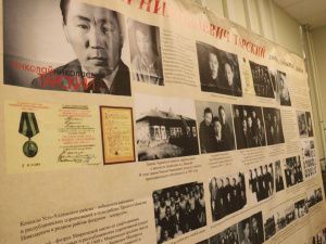 На чемпионате Якутии по вольной борьбе открыли уникальную выставку к 100-летию Николая Тарского