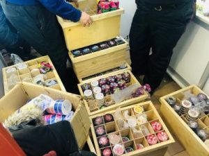 Фотофакт: В Якутске изъяли 2000 баночек со снюсом