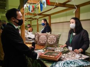 Айсен Николаев: поддержка малого бизнеса остается приоритетом экономической политики государства 