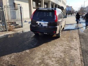 Звезда тротуара, паркуюсь как хочу: Корона с головы слетела!