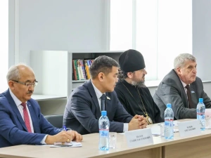 Глава Якутии поставил задачи региональному отделению Российского общества «Знание»