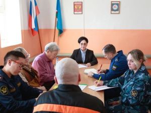 Уполномоченным по правам человека в Республике Саха (Якутия) Сарданой Гурьевой и представителем прокуратуры проведено юридическое консультирование осужденных