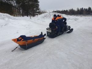 Спасатели провели тренировку по поиску и спасению людей на горнолыжной трассе