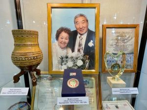 В Якутском музее имени Ярославского открылась выставка, посвященная 85-летию Николая Сантаева
