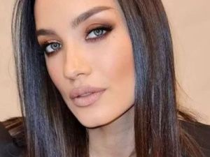 Виктория Дайнеко требует алименты