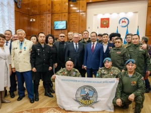 Глава Якутии вручил якутянам государственные награды Российской Федерации и республики 