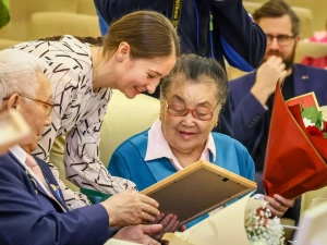В Якутске презентовали  8-ой выпуск книги «Золотые семьи Якутии»