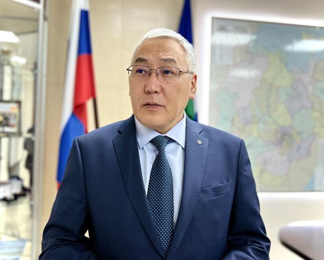 Оперштаб Якутии передает в войска снаряжение, обмундирование и технику