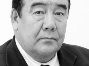 Айсен Николаев выразил соболезнования родным и близким Александра Уарова