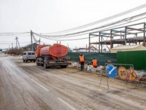 Мэрия: в откачке талых вод с улиц Якутска задействовано более 20 машин