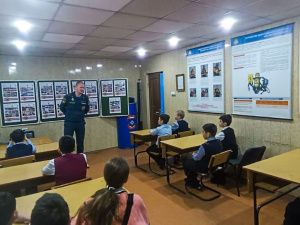 Уроки мужества среди подрастающего поколения