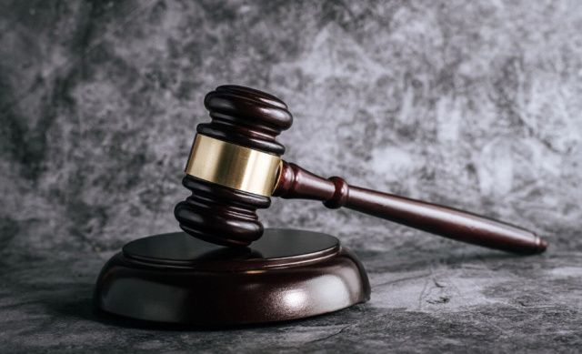 Якутянин в центре города стрелял по машине, в которой находился малолетний ребёнок