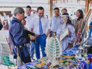 Айсен Николаев встретился с участниками Фестиваля молодёжи Якутии «ТАБЫС»