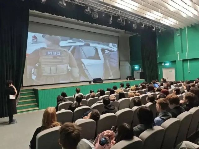 В Якутии полиция изъяла около 1 кг наркотиков во время акции «Сообщи, где торгуют смертью»