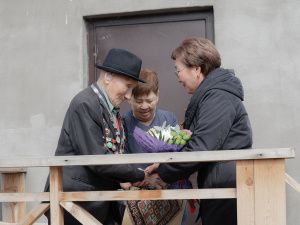 «Поем двором»: в Мархе поздравили ветерана Великой Отечественной войны Наума Слепцова