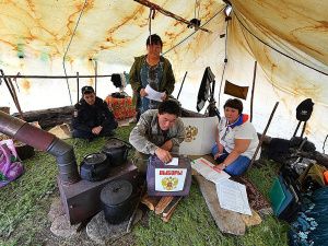 В Нерюнгри члены избиркома едва не утонули, добираясь до избирателей