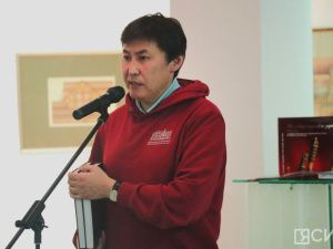 В Якутске презентовали альбом-каталог об изделиях из дерева и бересты