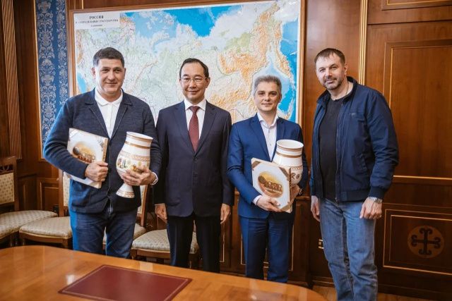 Айсен Николаев встретился с руководством Ярославского театра драмы