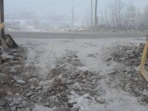 Газовики повредили новый асфальт на улице Красильникова