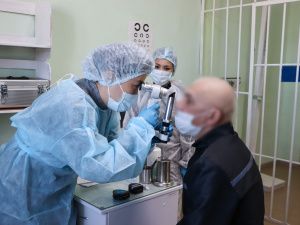 Специалисты Якутской республиканской офтальмологической клинической больницы провели диагностику зрения у осужденных 