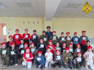 "Детям об огне": сотрудники МЧС России провели занятие на тему природных пожаров