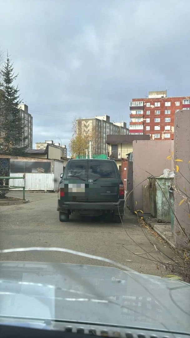 В Мирном угнали джип, оставленный открытым с ключами в замке зажигания