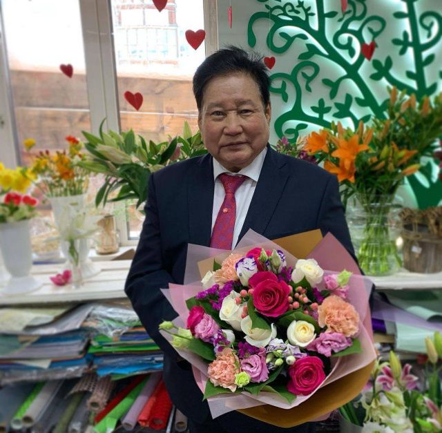 Представители шеф-повара Иннокентия Тарбахова опровергли слухи о его смерти