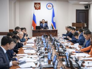 Айсен Николаев провел очередное заседание республиканской антинаркотической комиссии